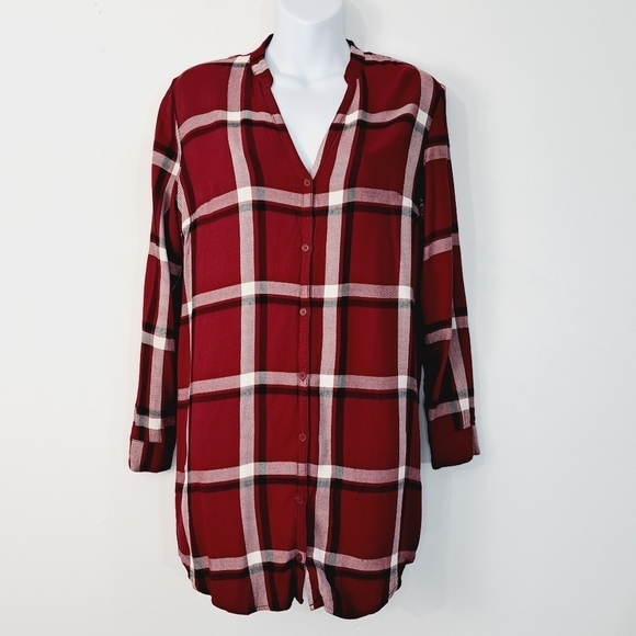 Cupcakes and Cashmere Burgundy Plaid‎ Long Line Top Size Small - Picture 1 of 7